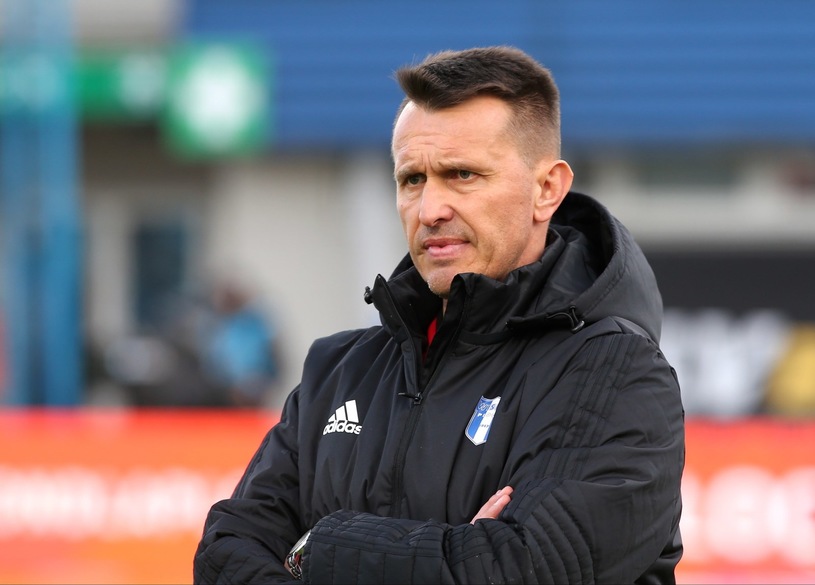 00082X00KWUKBS6F C122 F4